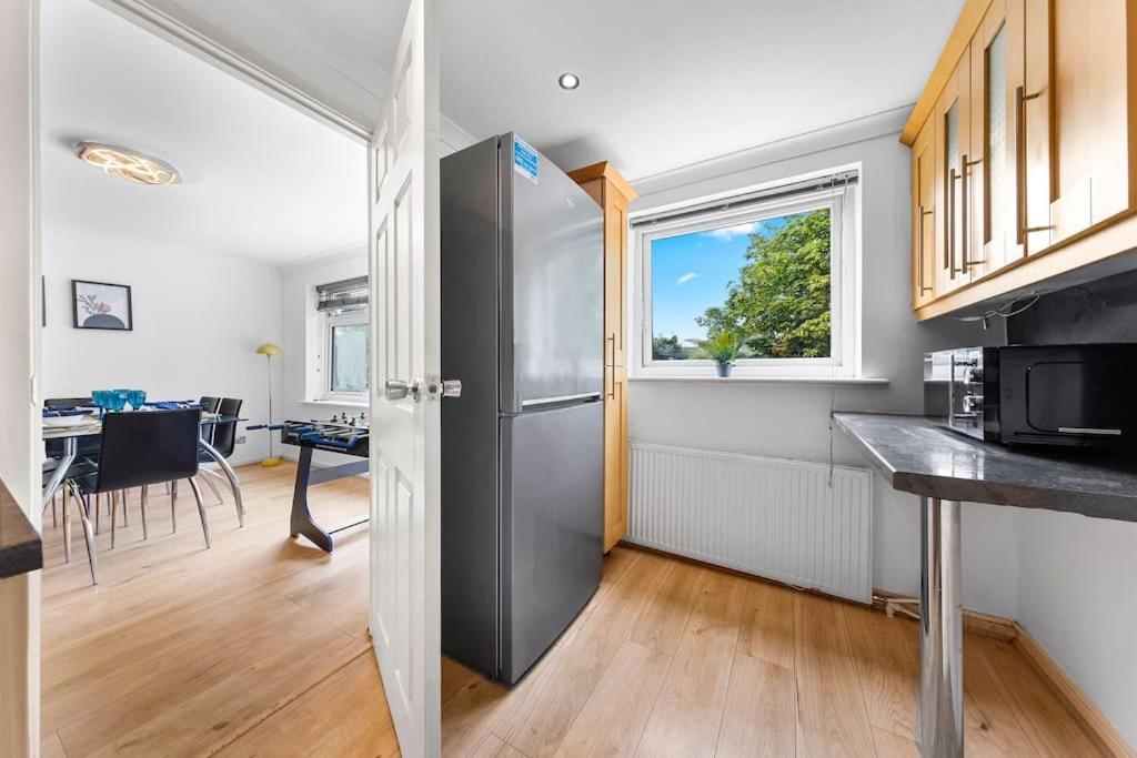 Tranquil Escape In Hertfordshire, Free Parking, 2 Bed, 2 Bath, Sleeps 6 Bushey Exterior foto